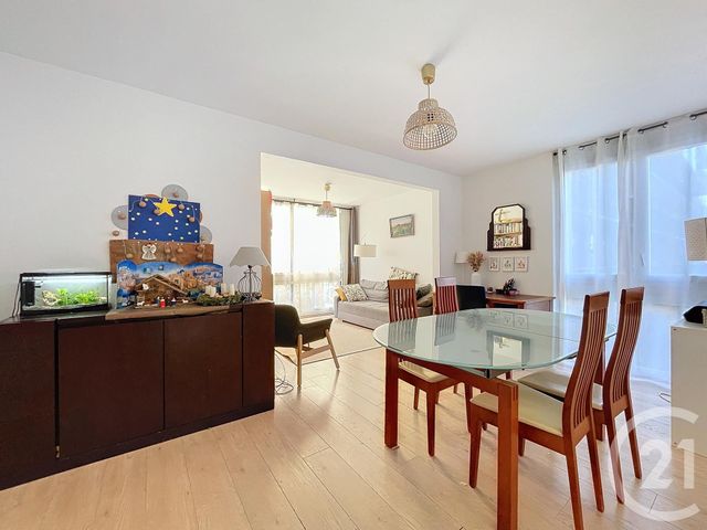 Appartement F5 à vendre - 5 pièces - 82.84 m2 - FONTENAY LE FLEURY - 78 - ILE-DE-FRANCE - Century 21 Fels Immobilier