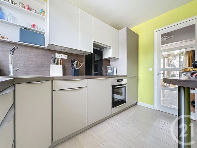 Appartement F4 à vendre - 4 pièces - 72.17 m2 - VERSAILLES - 78 - ILE-DE-FRANCE - Century 21 Fels Immobilier