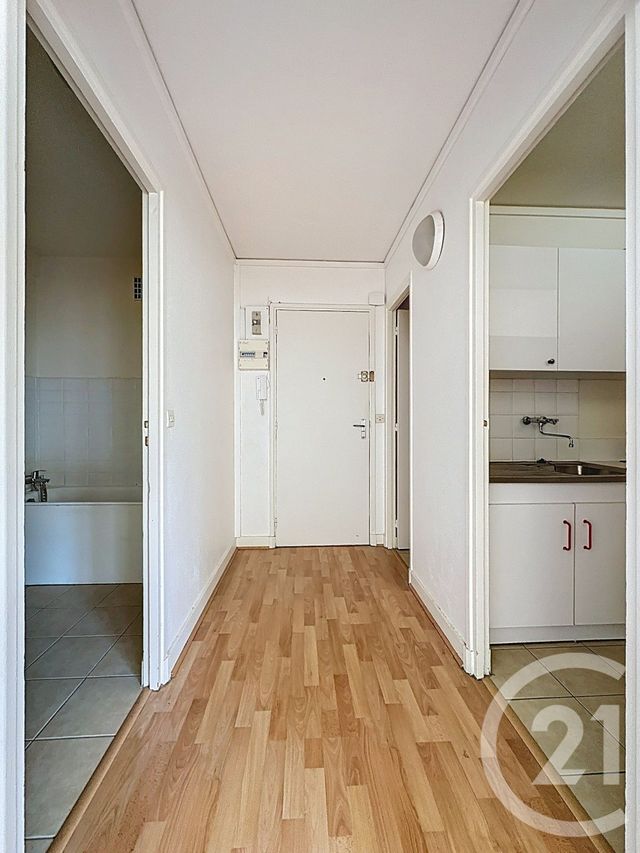 Afficher la photo en grand Appartement F1 à vendre - 1 pièce - 39.51 m2 - VERSAILLES - 78 - ILE-DE-FRANCE - Century 21 Fels Immobilier