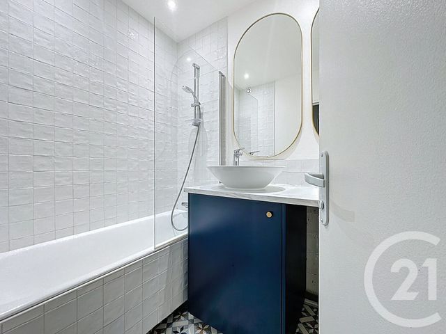 Afficher la photo en grand Appartement T3 à vendre - 3 pièces - 59.39 m2 - VERSAILLES - 78 - ILE-DE-FRANCE - Century 21 Fels Immobilier