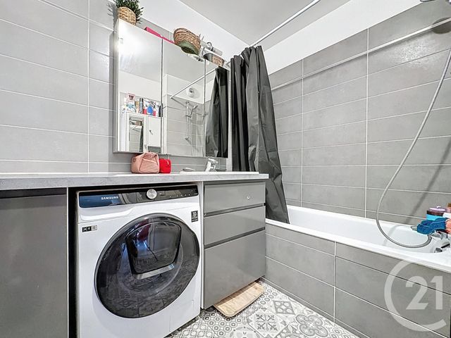 Afficher la photo en grand Appartement F3 à vendre - 3 pièces - 66.56 m2 - ST CYR L ECOLE - 78 - ILE-DE-FRANCE - Century 21 Fels Immobilier