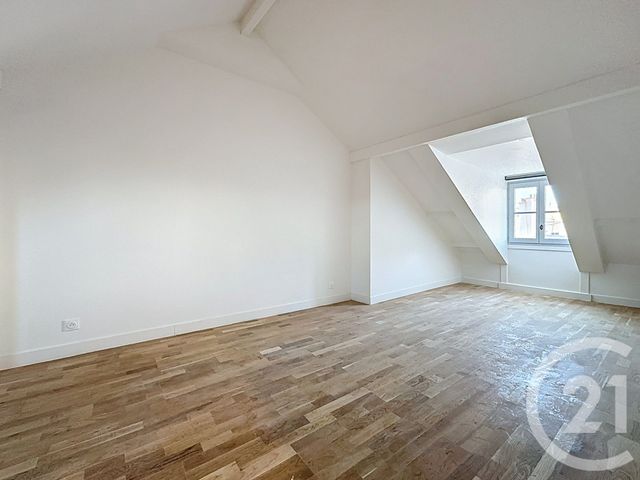 Afficher la photo en grand Appartement Duplex à vendre - 4 pièces - 91.61 m2 - VERSAILLES - 78 - ILE-DE-FRANCE - Century 21 Fels Immobilier
