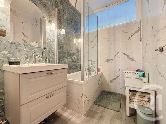 Appartement F5 à vendre - 5 pièces - 97.38 m2 - VIROFLAY - 78 - ILE-DE-FRANCE - Century 21 Fels Immobilier