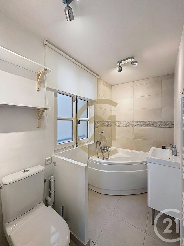 Appartement Duplex à louer - 3 pièces - 47.54 m2 - VERSAILLES - 78 - ILE-DE-FRANCE - Century 21 Fels Immobilier