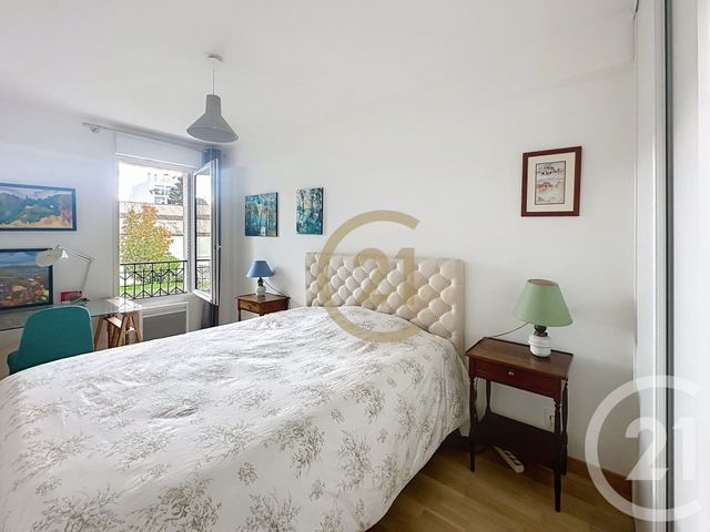 Afficher la photo en grand Appartement F3 à vendre - 3 pièces - 74.65 m2 - VERSAILLES - 78 - ILE-DE-FRANCE - Century 21 Fels Immobilier