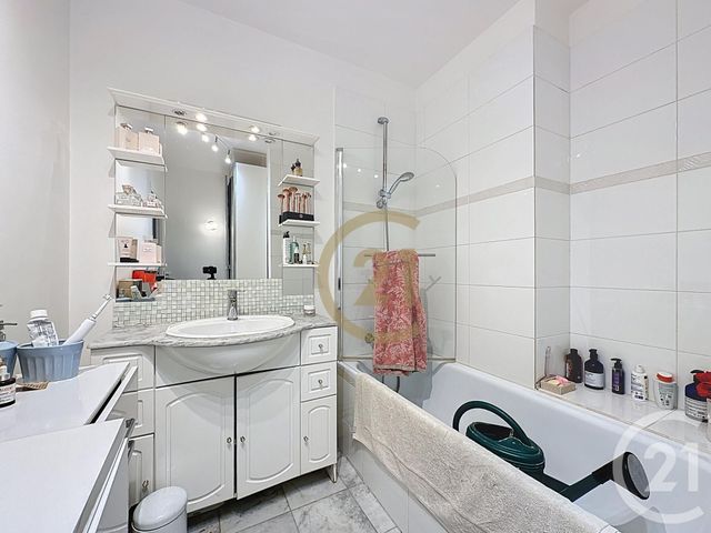 Appartement à vendre - 2 pièces - 62.25 m2 - LE CHESNAY - 78 - ILE-DE-FRANCE - Century 21 Fels Immobilier