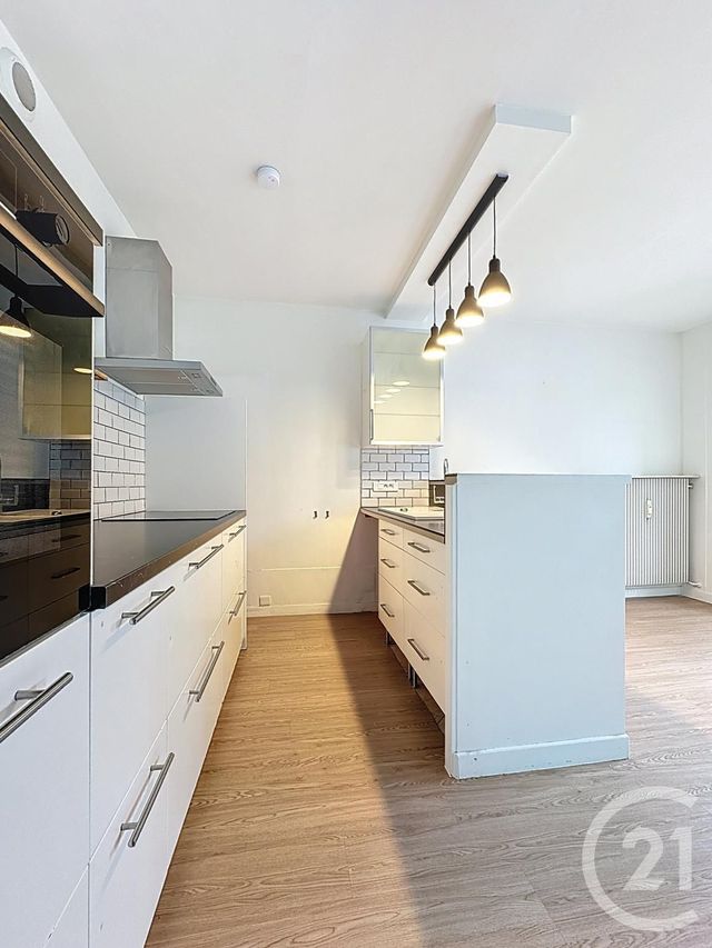 Appartement F3 à louer - 3 pièces - 59.39 m2 - VERSAILLES - 78 - ILE-DE-FRANCE - Century 21 Fels Immobilier