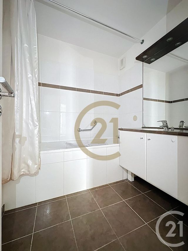 Appartement F4 à louer - 4 pièces - 66.39 m2 - VIROFLAY - 78 - ILE-DE-FRANCE - Century 21 Fels Immobilier
