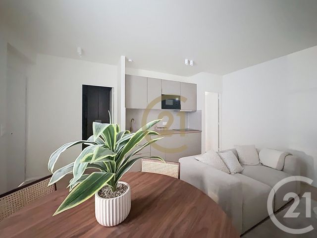 Appartement T2 à vendre - 2 pièces - 32.04 m2 - VERSAILLES - 78 - ILE-DE-FRANCE - Century 21 Fels Immobilier