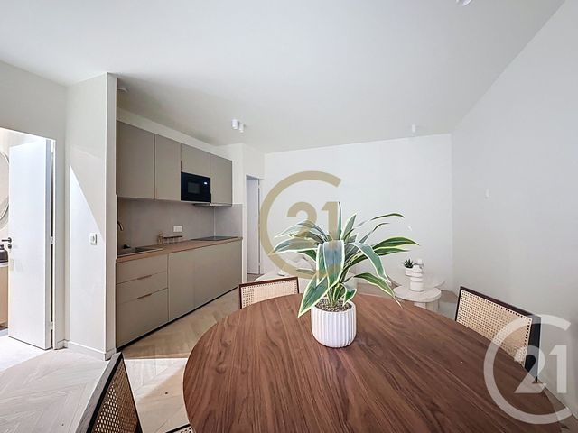 Appartement T2 à vendre - 2 pièces - 32.04 m2 - VERSAILLES - 78 - ILE-DE-FRANCE - Century 21 Fels Immobilier