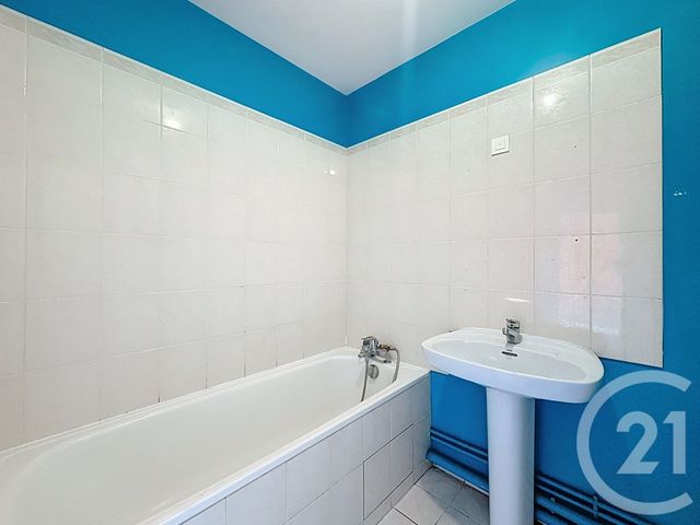 Appartement F2 à vendre - 2 pièces - 52.76 m2 - GUYANCOURT - 78 - ILE-DE-FRANCE - Century 21 Fels Immobilier