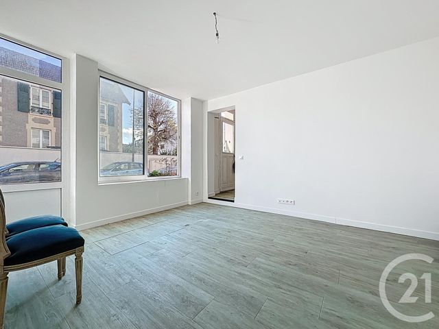 Appartement F2 à vendre - 2 pièces - 32.9 m2 - VERSAILLES - 78 - ILE-DE-FRANCE - Century 21 Fels Immobilier