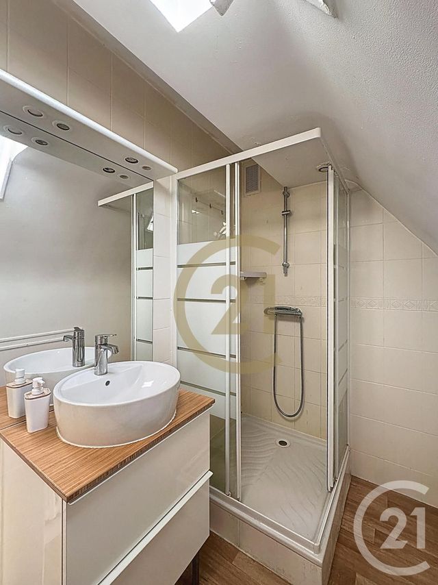 Appartement Duplex à louer - 2 pièces - 50.71 m2 - VERSAILLES - 78 - ILE-DE-FRANCE - Century 21 Fels Immobilier