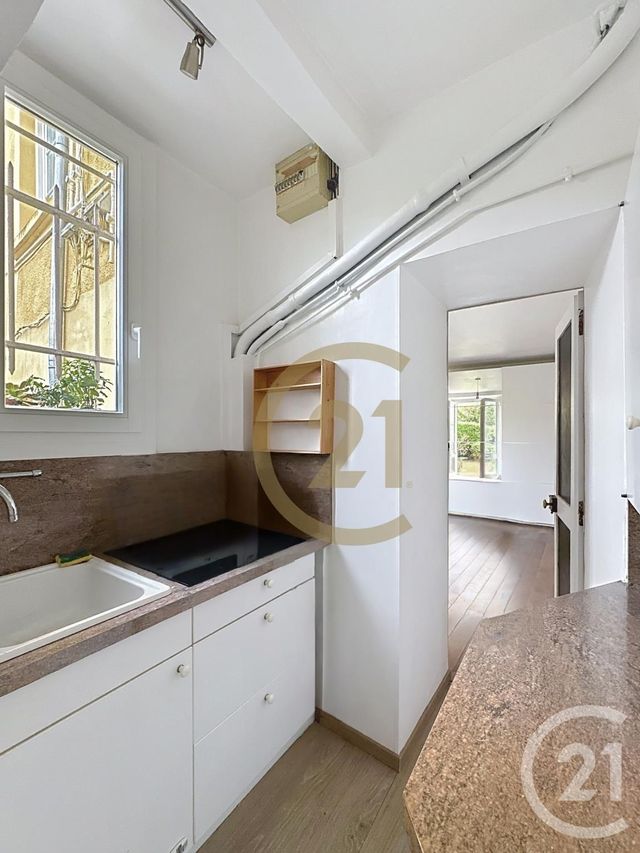 Appartement F3 à louer - 3 pièces - 46.7 m2 - VERSAILLES - 78 - ILE-DE-FRANCE - Century 21 Fels Immobilier