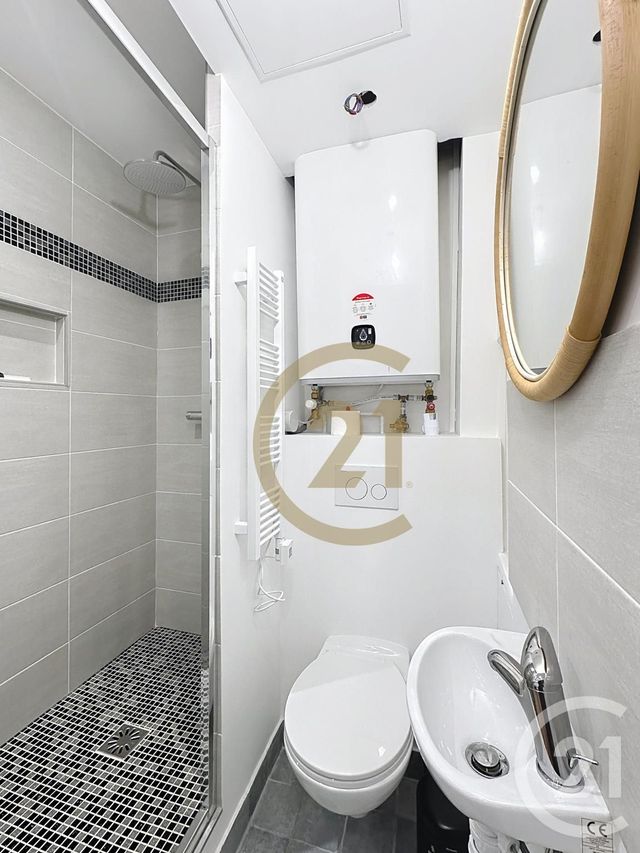 Appartement F3 à louer - 3 pièces - 30.0 m2 - VERSAILLES - 78 - ILE-DE-FRANCE - Century 21 Fels Immobilier