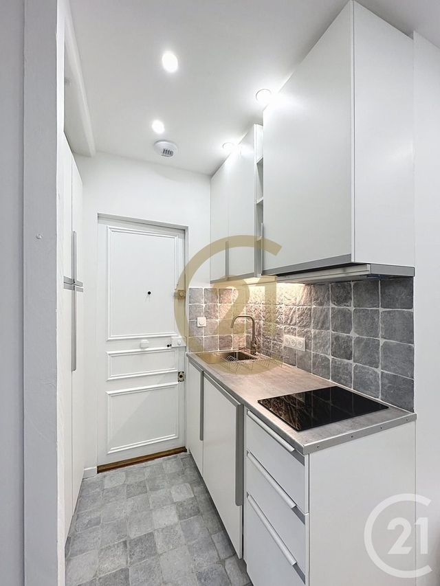 Appartement F3 à louer - 3 pièces - 30.0 m2 - VERSAILLES - 78 - ILE-DE-FRANCE - Century 21 Fels Immobilier