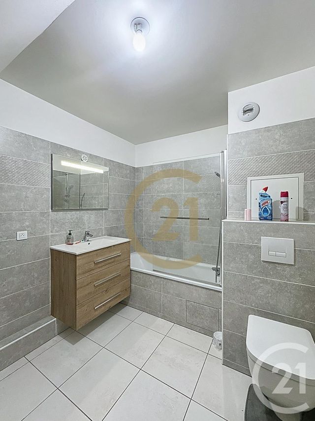 Appartement Duplex à louer - 3 pièces - 81.88 m2 - VERSAILLES - 78 - ILE-DE-FRANCE - Century 21 Fels Immobilier