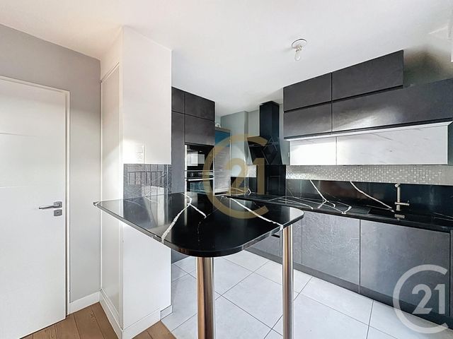 Appartement Duplex à louer - 3 pièces - 81.88 m2 - VERSAILLES - 78 - ILE-DE-FRANCE - Century 21 Fels Immobilier