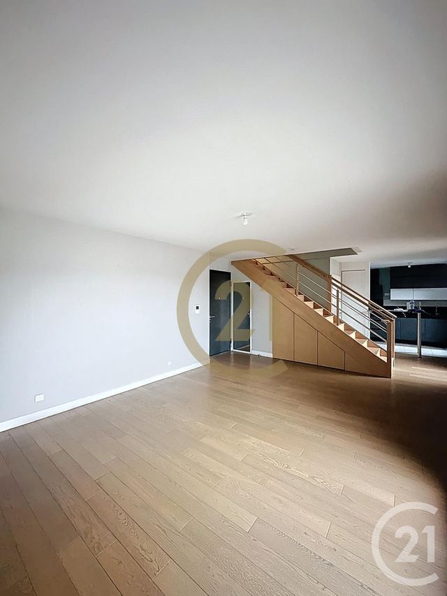 Appartement Duplex à louer - 3 pièces - 81.88 m2 - VERSAILLES - 78 - ILE-DE-FRANCE - Century 21 Fels Immobilier