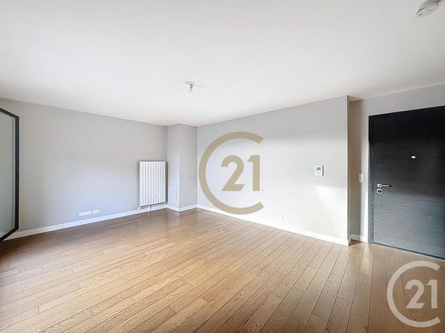 Appartement Duplex à louer - 3 pièces - 81.88 m2 - VERSAILLES - 78 - ILE-DE-FRANCE - Century 21 Fels Immobilier