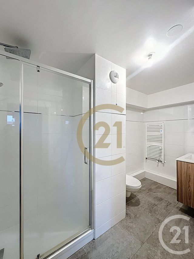 Appartement Duplex à louer - 3 pièces - 81.88 m2 - VERSAILLES - 78 - ILE-DE-FRANCE - Century 21 Fels Immobilier