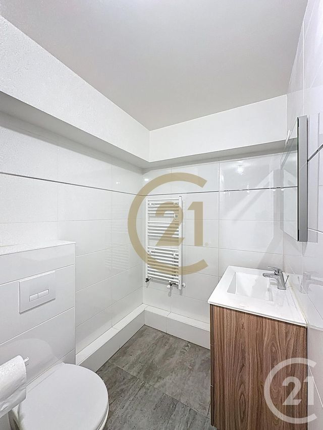 Appartement Duplex à louer - 3 pièces - 81.88 m2 - VERSAILLES - 78 - ILE-DE-FRANCE - Century 21 Fels Immobilier