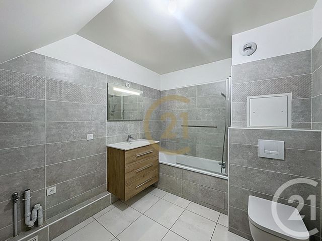 Appartement Duplex à louer - 3 pièces - 81.88 m2 - VERSAILLES - 78 - ILE-DE-FRANCE - Century 21 Fels Immobilier