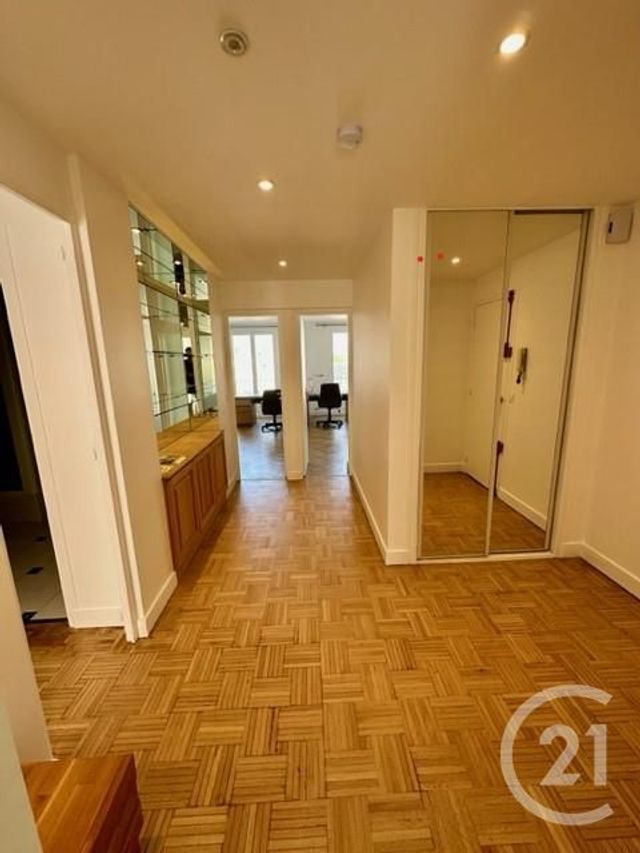 Appartement Chambre à louer - 1 pièce - 14.29 m2 - VERSAILLES - 78 - ILE-DE-FRANCE - Century 21 Fels Immobilier