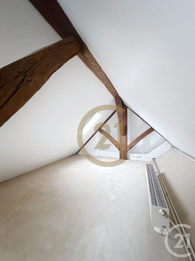 Appartement F3 à louer - 3 pièces - 88.21 m2 - VERSAILLES - 78 - ILE-DE-FRANCE - Century 21 Fels Immobilier