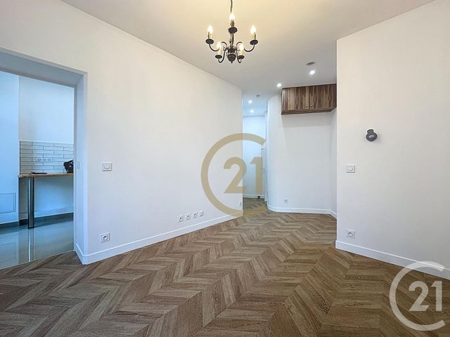 Appartement F1 à louer - 2 pièces - 40.0 m2 - VERSAILLES - 78 - ILE-DE-FRANCE - Century 21 Fels Immobilier