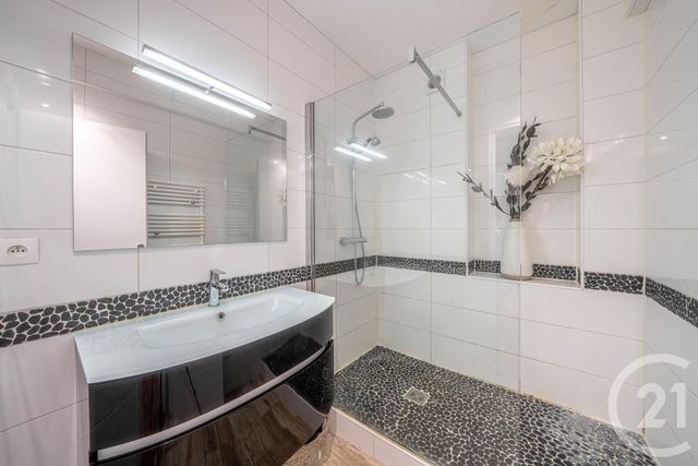 Appartement F3 à vendre - 3 pièces - 66.38 m2 - VERSAILLES - 78 - ILE-DE-FRANCE - Century 21 Fels Immobilier