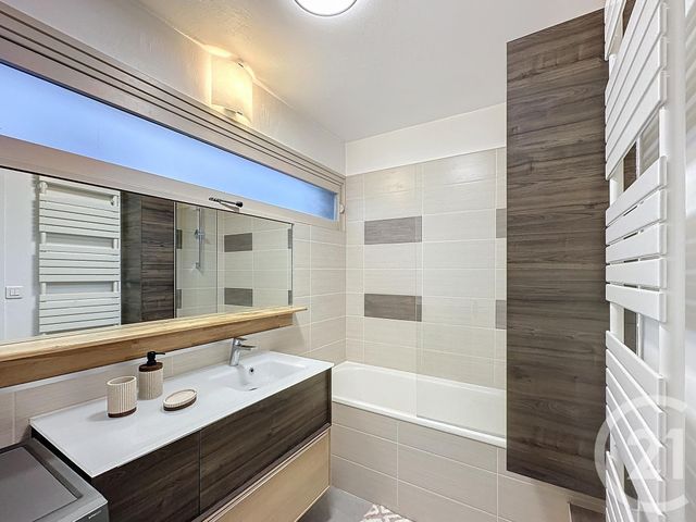 Appartement F3 à louer - 3 pièces - 71.54 m2 - VERSAILLES - 78 - ILE-DE-FRANCE - Century 21 Fels Immobilier