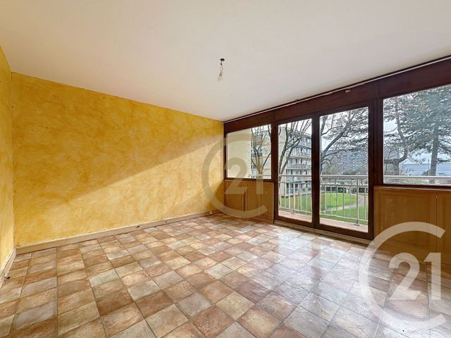 Appartement T4 à vendre - 4 pièces - 75.5 m2 - VELIZY VILLACOUBLAY - 78 - ILE-DE-FRANCE - Century 21 Fels Immobilier