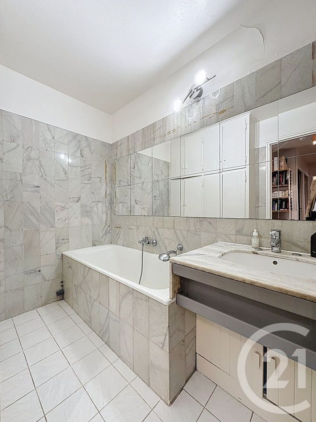 Appartement F5 à vendre - 5 pièces - 94.92 m2 - VERSAILLES - 78 - ILE-DE-FRANCE - Century 21 Fels Immobilier