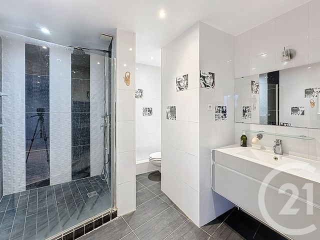 Appartement F4 à vendre - 4 pièces - 84.08 m2 - VERSAILLES - 78 - ILE-DE-FRANCE - Century 21 Fels Immobilier