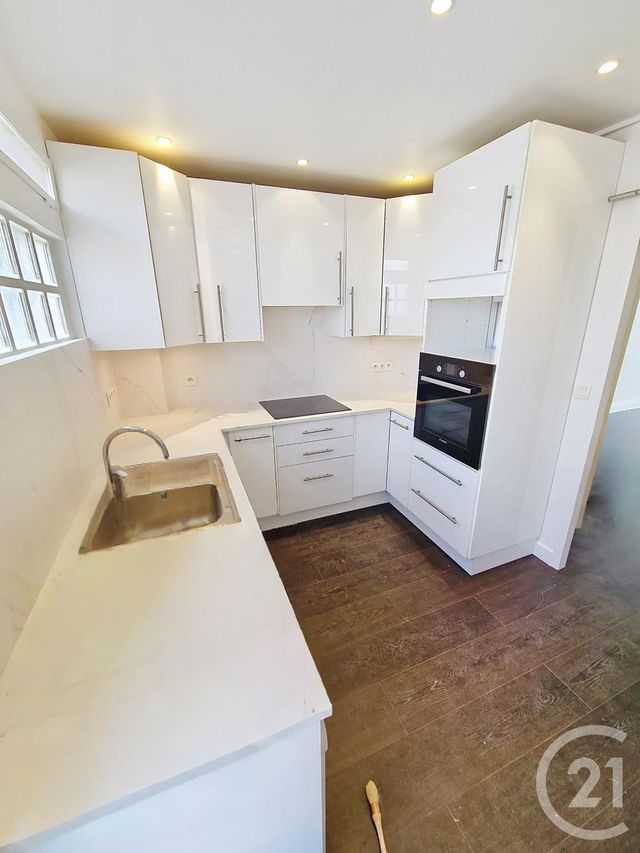 Appartement F3 à louer - 3 pièces - 77.4 m2 - VERSAILLES - 78 - ILE-DE-FRANCE - Century 21 Fels Immobilier