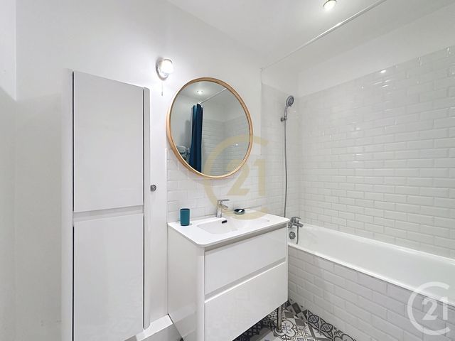 Appartement F3 à louer - 3 pièces - 67.73 m2 - VERSAILLES - 78 - ILE-DE-FRANCE - Century 21 Fels Immobilier