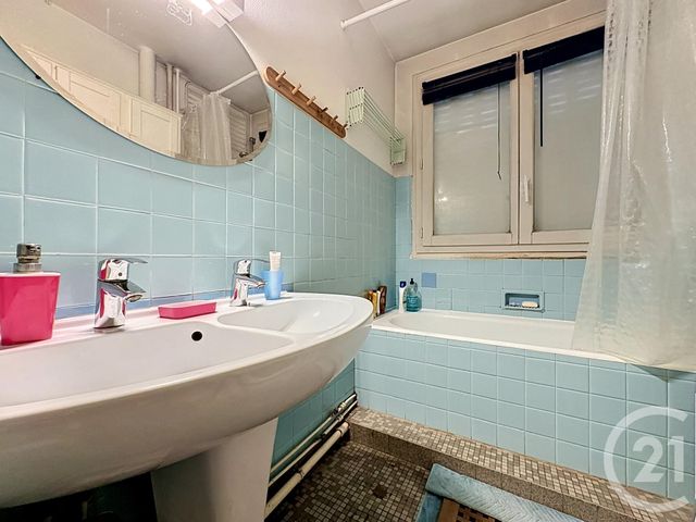 Appartement F4 à vendre - 4 pièces - 80.04 m2 - VERSAILLES - 78 - ILE-DE-FRANCE - Century 21 Fels Immobilier