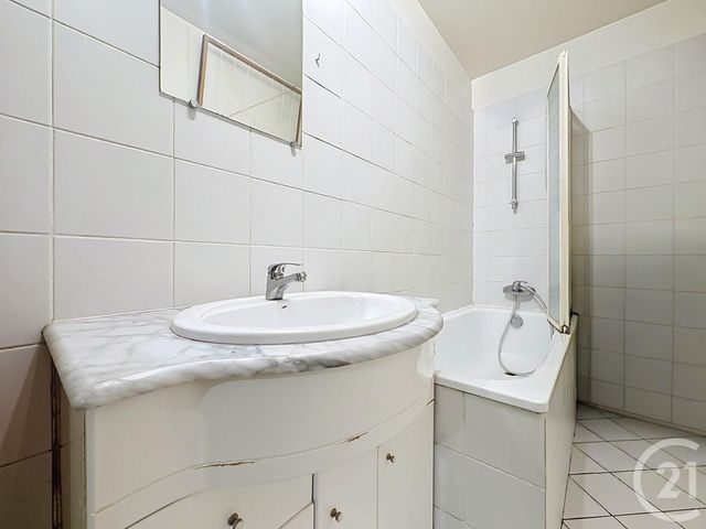 Appartement F4 à vendre - 4 pièces - 73.48 m2 - VERSAILLES - 78 - ILE-DE-FRANCE - Century 21 Fels Immobilier