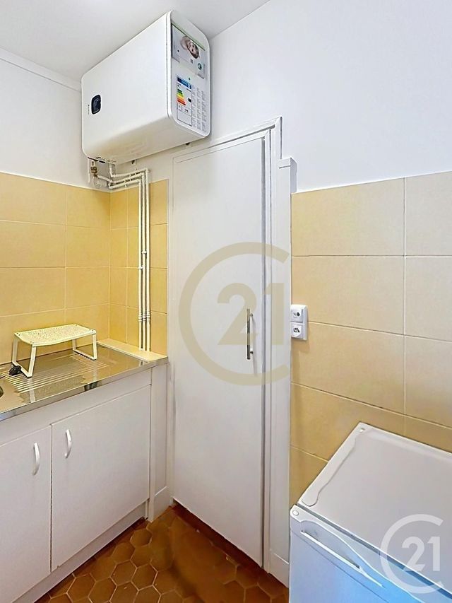 Appartement F1 à louer - 1 pièce - 14.4 m2 - VERSAILLES - 78 - ILE-DE-FRANCE - Century 21 Fels Immobilier