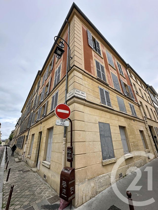 Appartement F1 à louer - 1 pièce - 14.4 m2 - VERSAILLES - 78 - ILE-DE-FRANCE - Century 21 Fels Immobilier