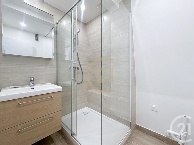 Appartement F3 à louer - 3 pièces - 46.52 m2 - VERSAILLES - 78 - ILE-DE-FRANCE - Century 21 Fels Immobilier
