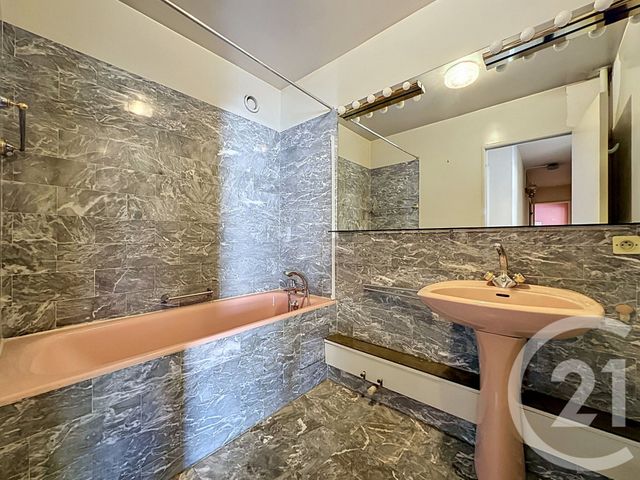 Appartement à vendre - 5 pièces - 102.83 m2 - VERSAILLES - 78 - ILE-DE-FRANCE - Century 21 Fels Immobilier