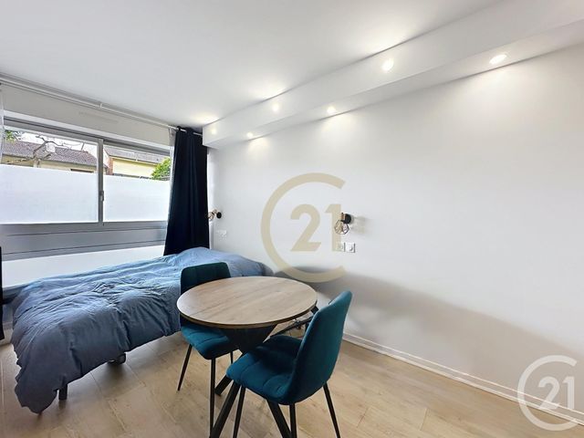 Appartement F1 à louer LE CHESNAY