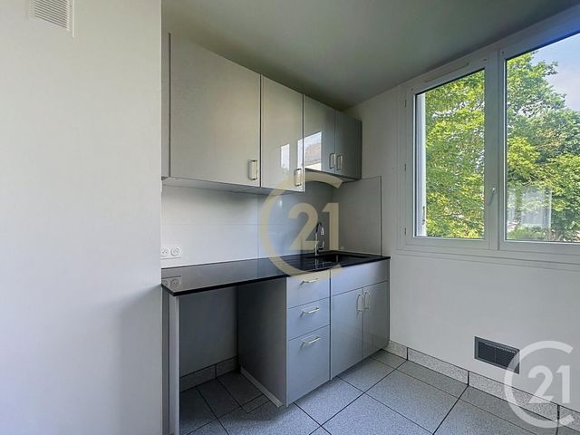 Appartement F3 à louer - 3 pièces - 62.5 m2 - VERSAILLES - 78 - ILE-DE-FRANCE - Century 21 Fels Immobilier