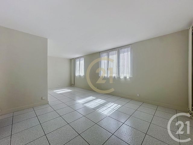 Appartement F3 à louer - 3 pièces - 62.5 m2 - VERSAILLES - 78 - ILE-DE-FRANCE - Century 21 Fels Immobilier