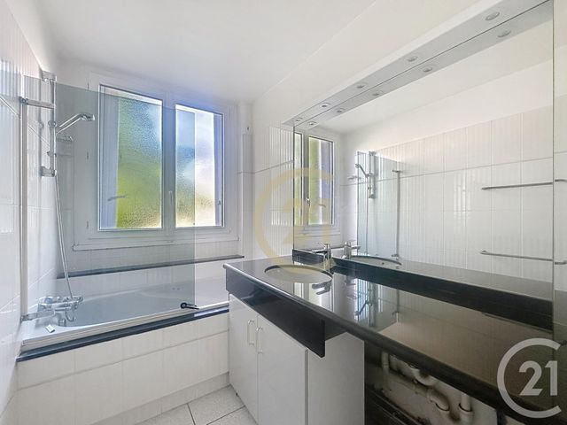 Appartement F3 à louer - 3 pièces - 62.5 m2 - VERSAILLES - 78 - ILE-DE-FRANCE - Century 21 Fels Immobilier