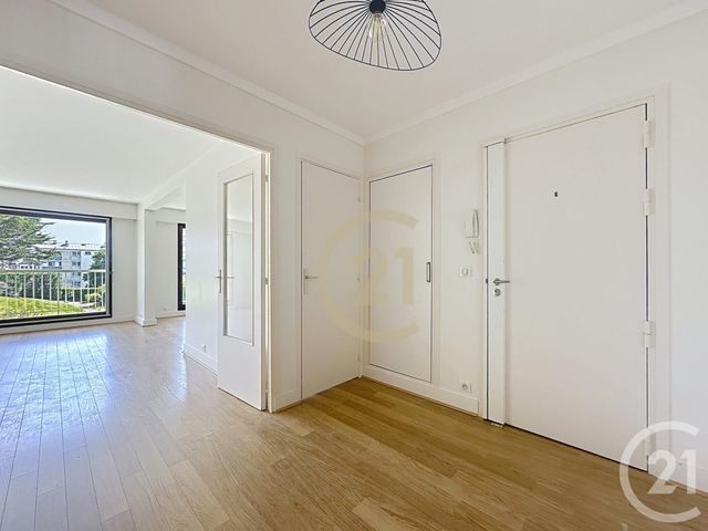 Appartement à louer - 6 pièces - 117.27 m2 - VERSAILLES - 78 - ILE-DE-FRANCE - Century 21 Fels Immobilier