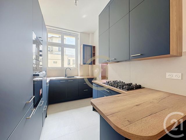 Appartement F6 à louer - 6 pièces - 132.04 m2 - VERSAILLES - 78 - ILE-DE-FRANCE - Century 21 Fels Immobilier