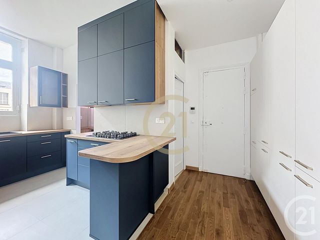 Appartement F6 à louer - 6 pièces - 132.04 m2 - VERSAILLES - 78 - ILE-DE-FRANCE - Century 21 Fels Immobilier